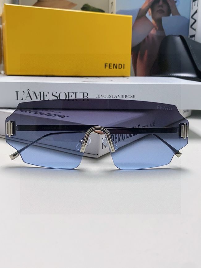 Fendi Sunglasses 821539-3