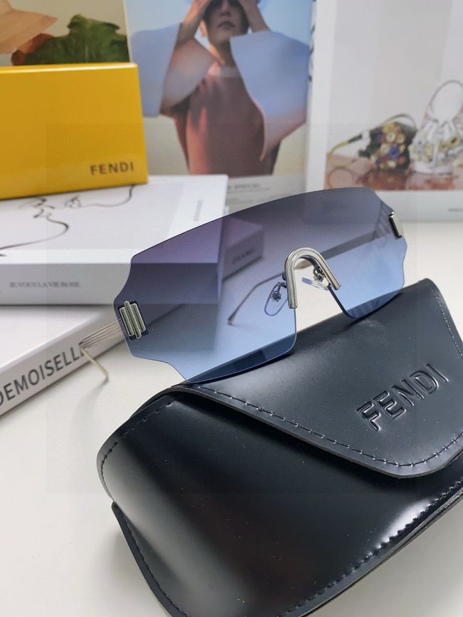 Fendi Sunglasses 821539-3