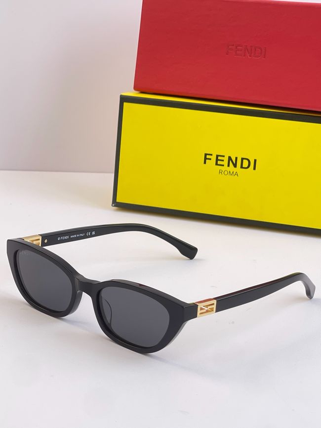 Fendi Sunglasses 821542-1