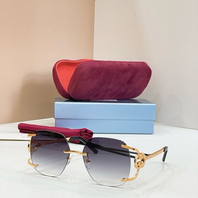 Gucci Sunglasses 821535-3