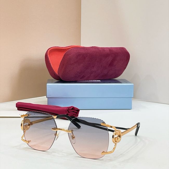 Gucci Sunglasses 821535-5