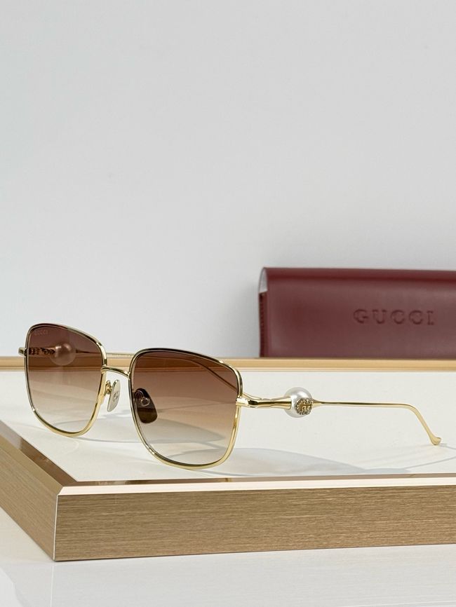 Gucci Sunglasses 821545-7