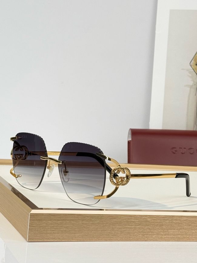 Gucci Sunglasses 821548-4