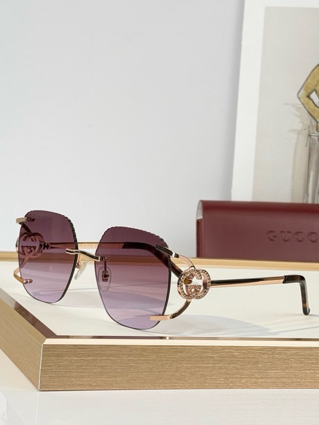 Gucci Sunglasses 821548-5