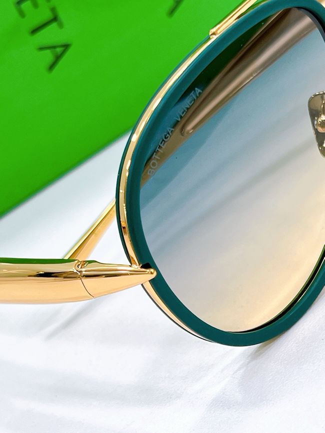 Gucci Sunglasses 821551-2