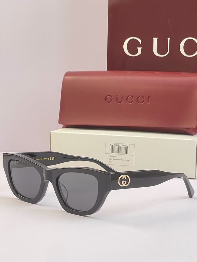 Gucci Sunglasses 821555-1