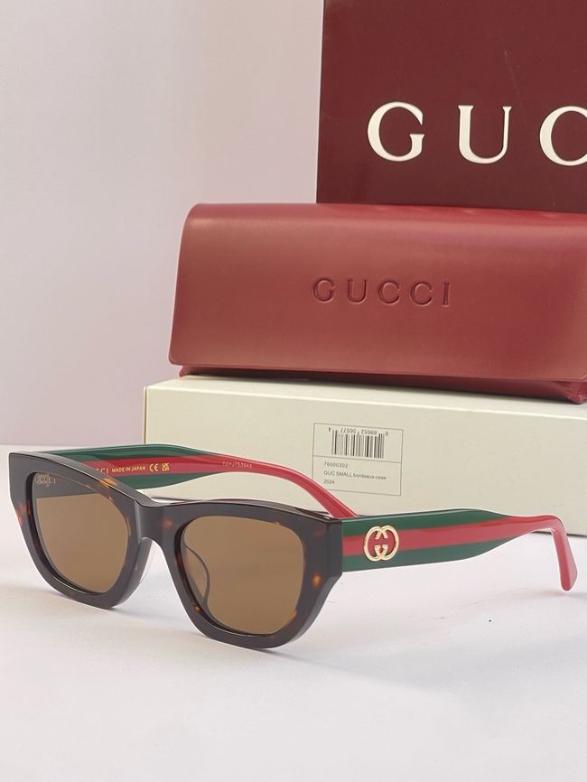 Gucci Sunglasses 821555-5