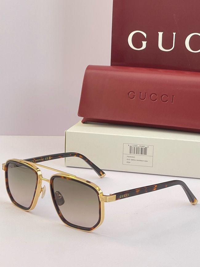 Gucci Sunglasses 821556-5