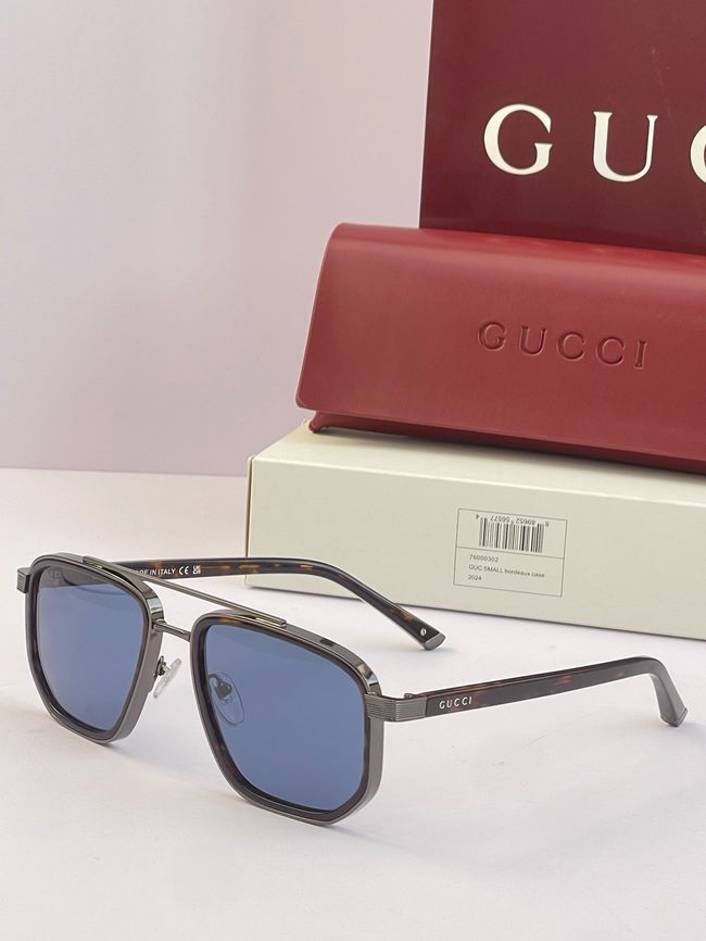 Gucci Sunglasses 821556-7