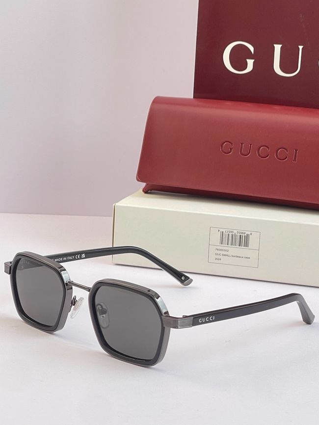 Gucci Sunglasses 821557-1