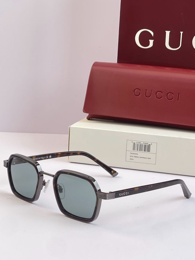 Gucci Sunglasses 821557-5
