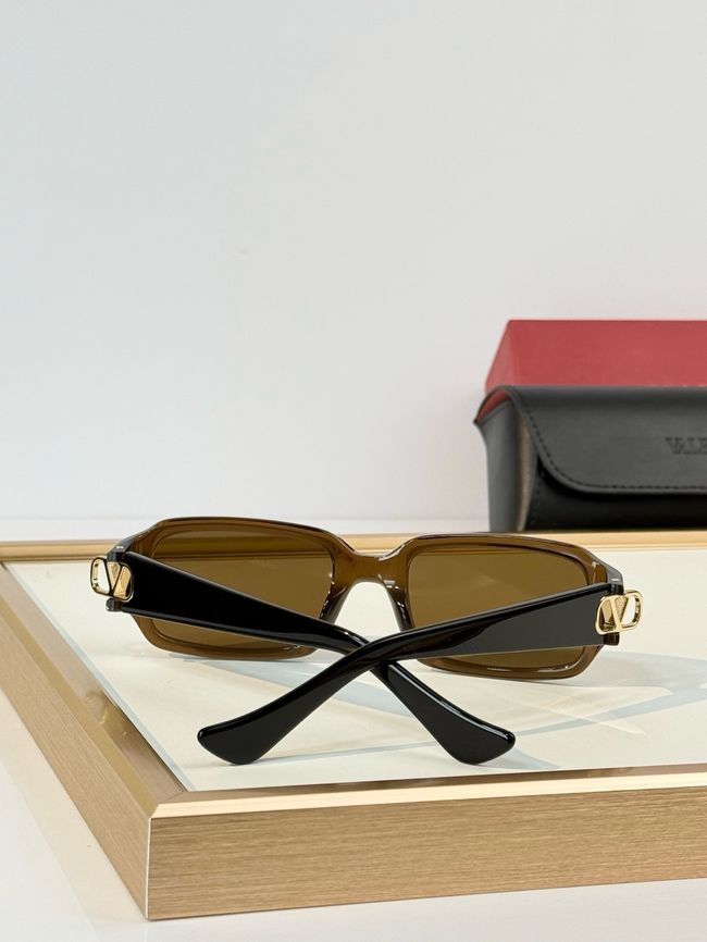 Valentino Sunglasses 821567-6