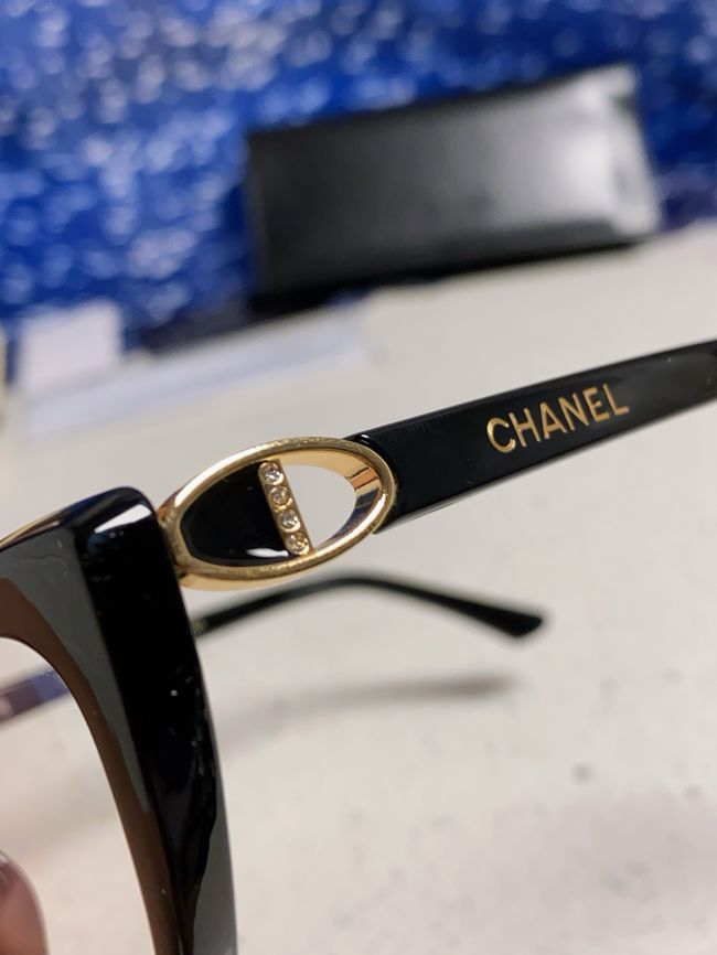 Chanel Sunglasses 821628-2