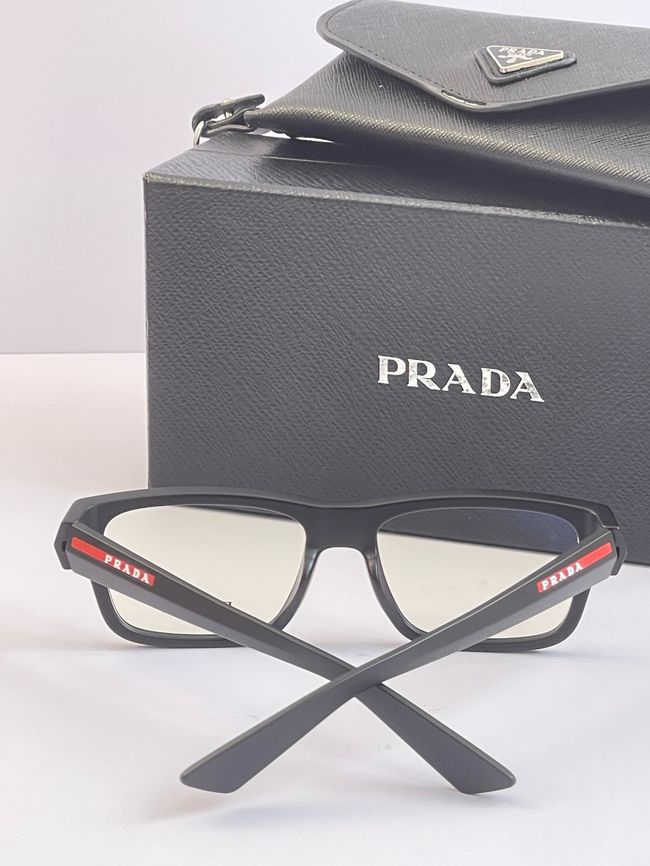 Prada Sunglasses 821616-10