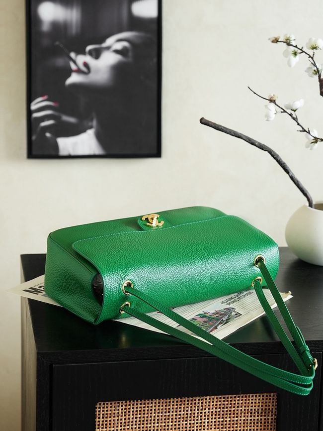 Chanel Maxi Flap bag AS6231 green