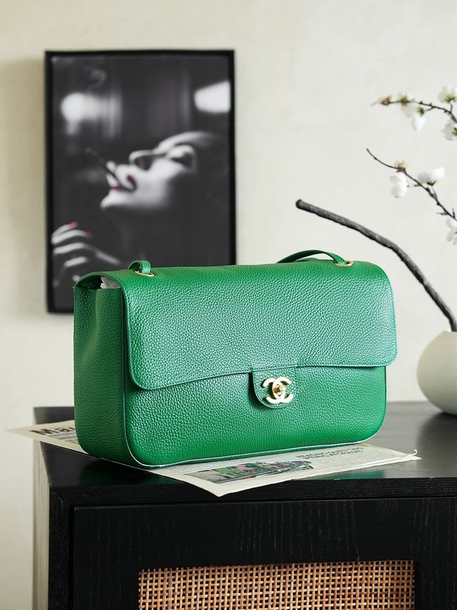 Chanel Maxi Flap bag AS6231 green