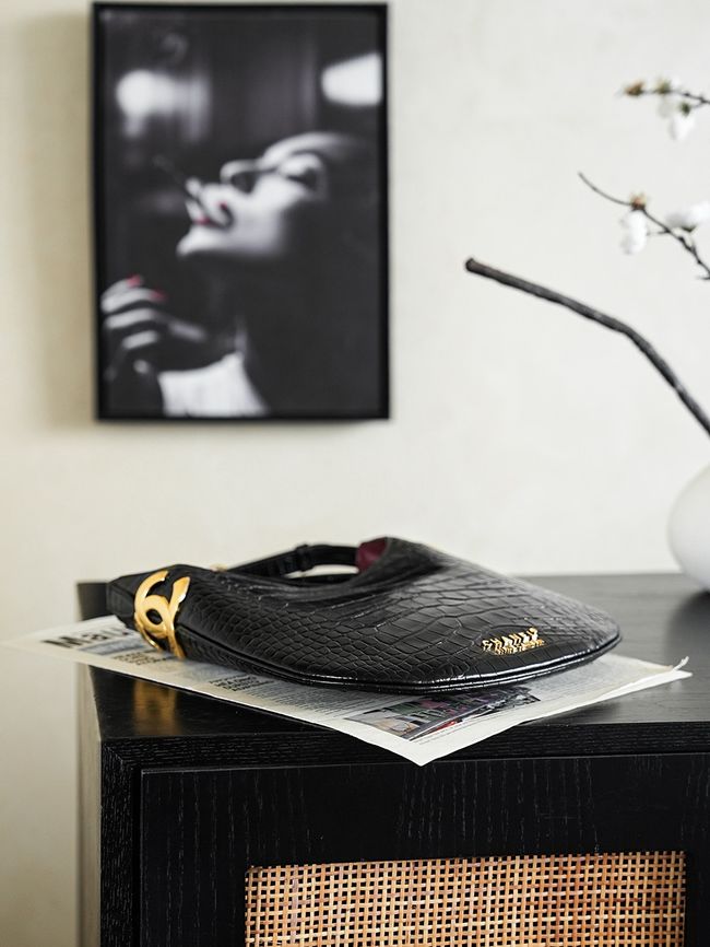 Chanel Shoulder Bags Crocodile Embossed 68011 black