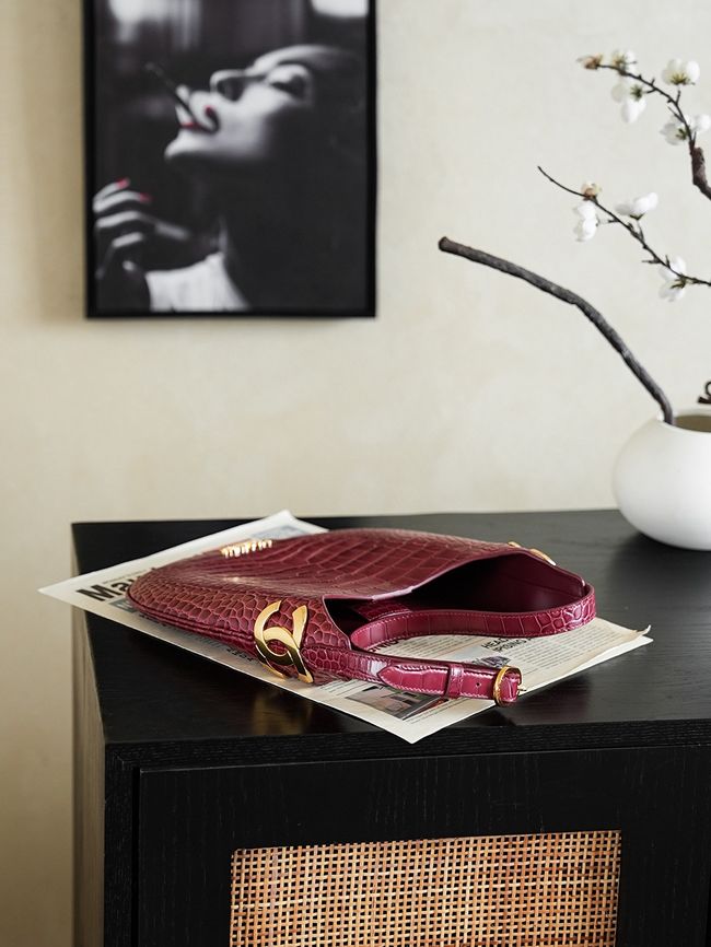 Chanel Crocodile Embossed Shoulder Bag 68012 burgundy