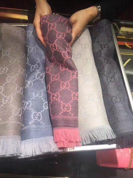 Gucci cashmere scarf 06390-3