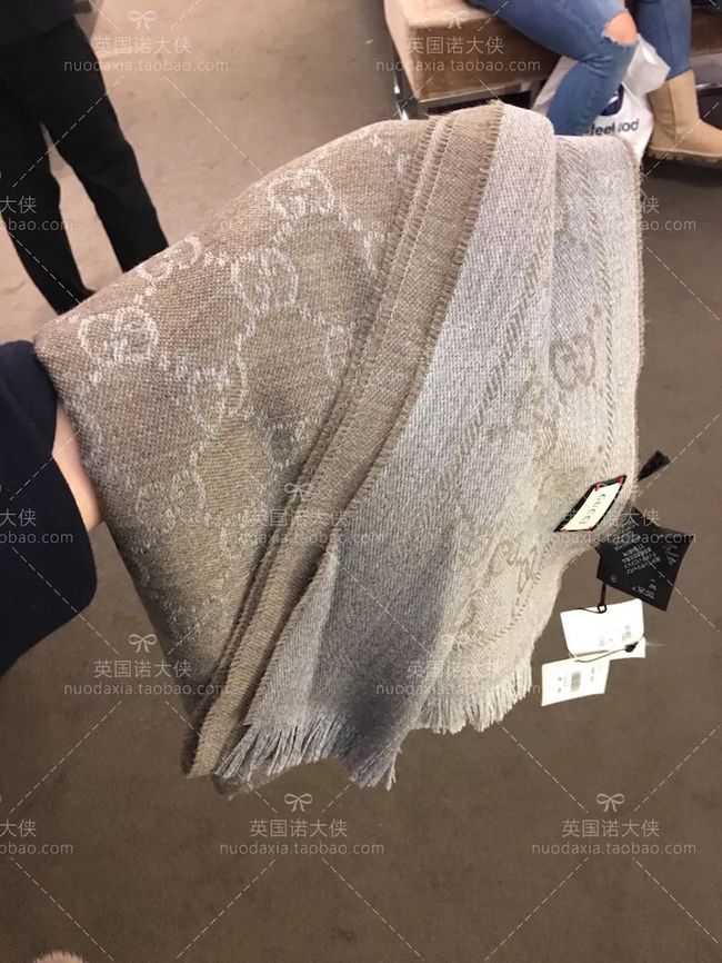 Gucci cashmere scarf 06390-3