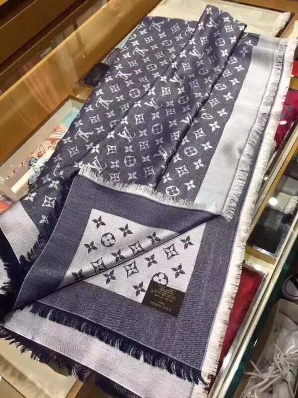 Louis Vuitton Monogram Shine Shawl M98772-1