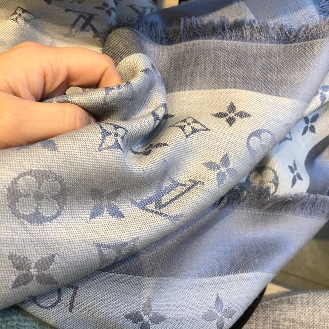 Louis Vuitton Monogram Shine Shawl M98772-2