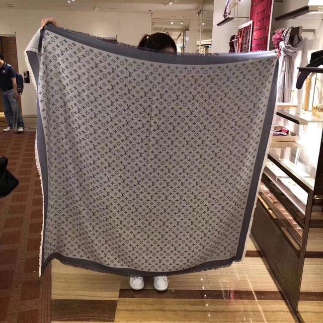 Louis Vuitton Monogram Shine Shawl M98772-2