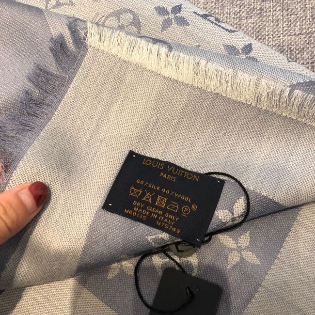 Louis Vuitton Monogram Shine Shawl M98772-2
