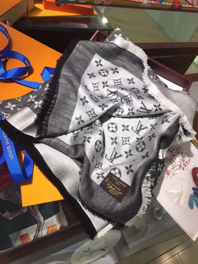 Louis Vuitton Monogram Shine Shawl M98772-3