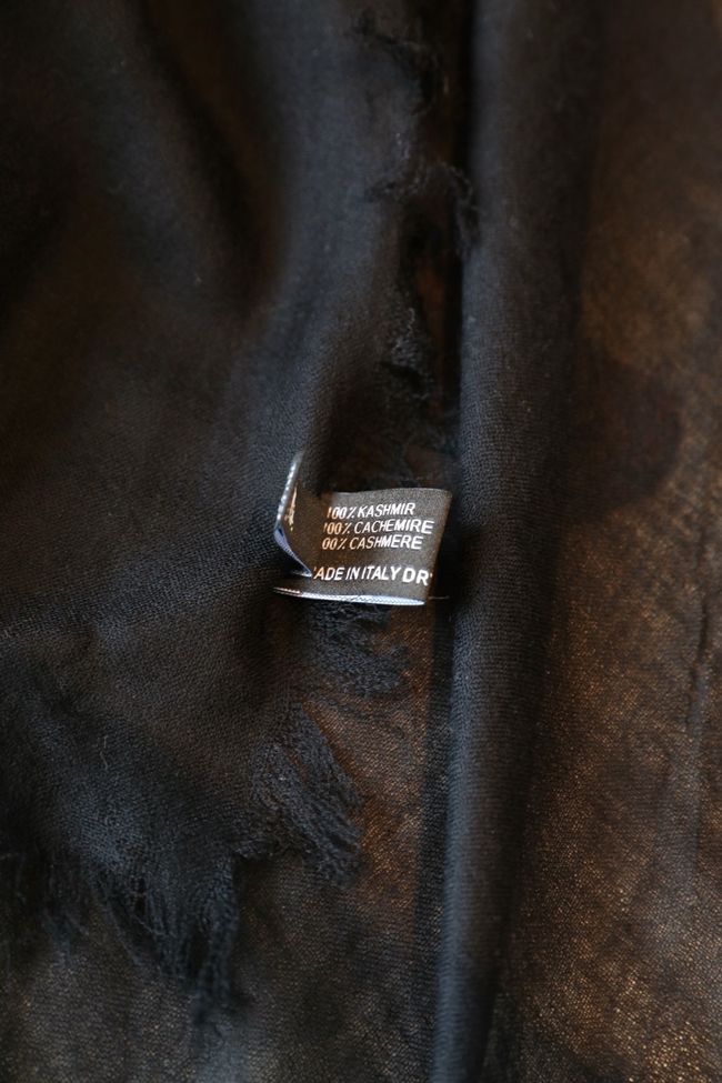 Chanel cashmere scarf B25979-2