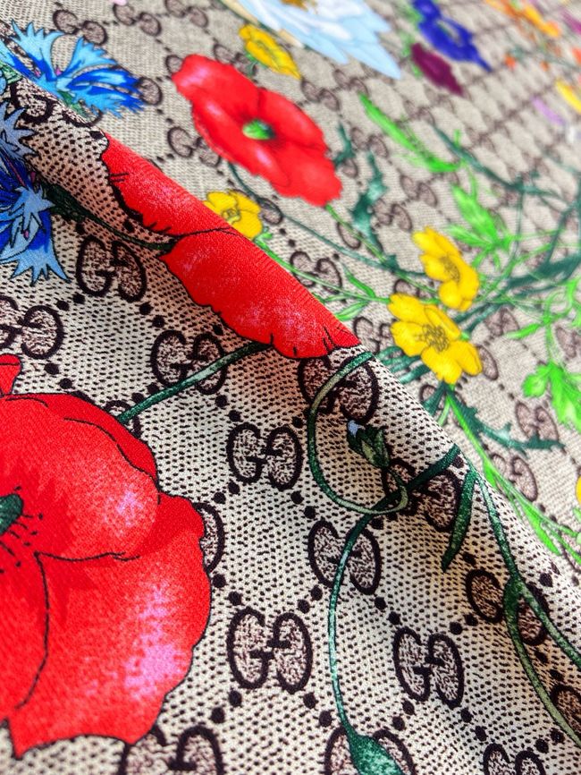 Gucci cashmere Shawl 06392-1
