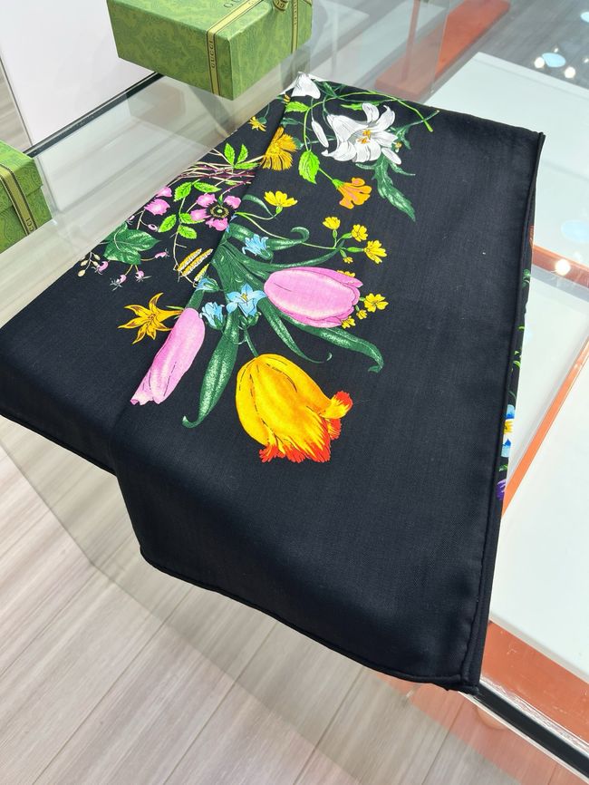 Gucci cashmere Shawl 06392-3