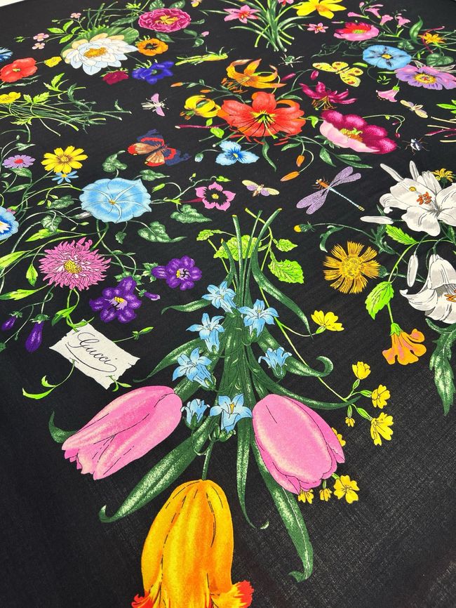 Gucci cashmere Shawl 06392-3
