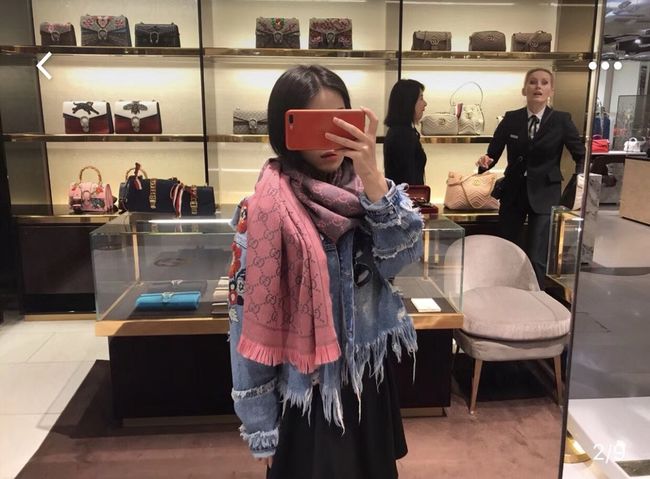 Gucci cashmere scarf 06390-8