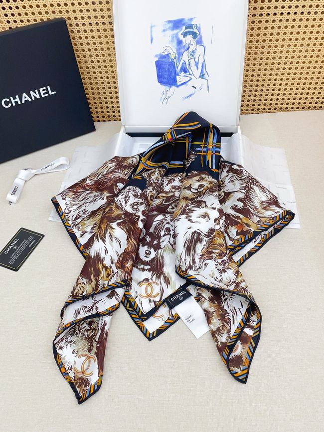 Chanel silk scarf B25981-1