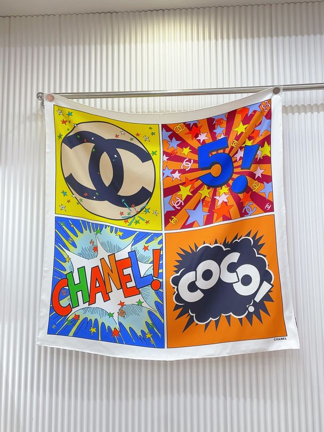 Chanel silk scarf B25982-3