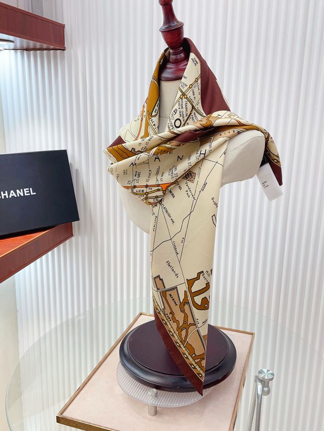 Chanel silk scarf B25984-1
