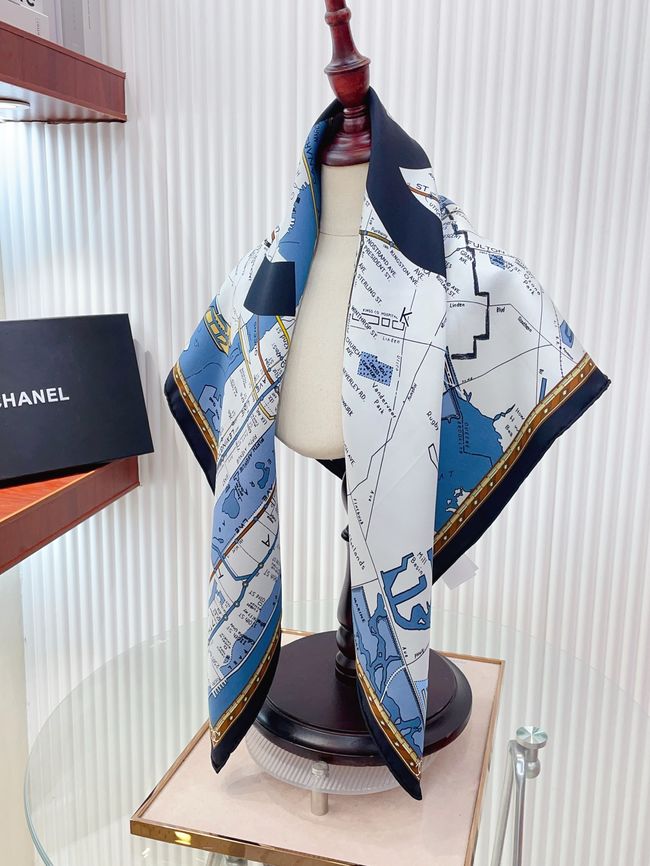 Chanel silk scarf B25984-2