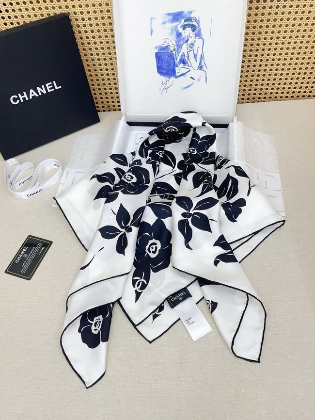 Chanel silk scarf B25987-1