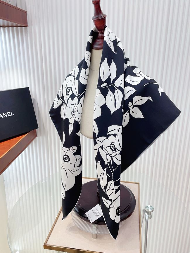 Chanel silk scarf B25987-2