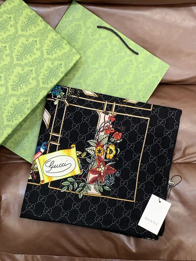 Gucci Printed GG wool silk shawl 873729-2