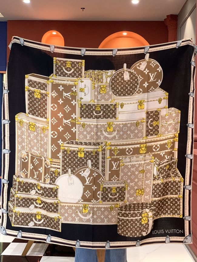 Louis Vuitton Monogram Shine Shawl M98771-1