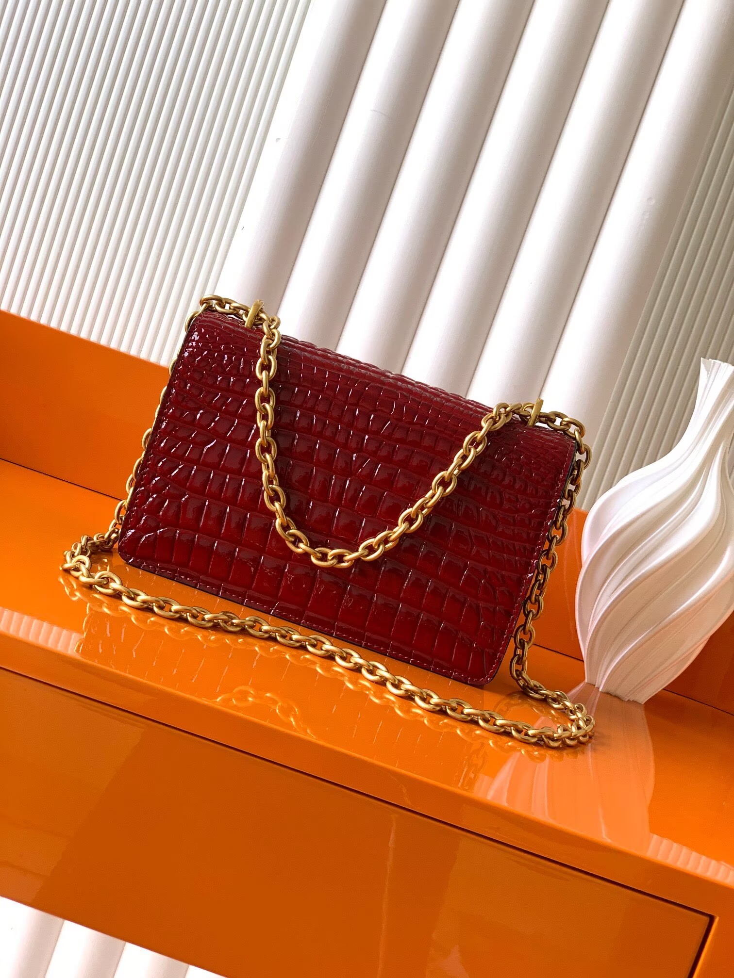VALENTINO GARAVANI VAIN Original Leather Crocodile Embossed V50230 Burgundy