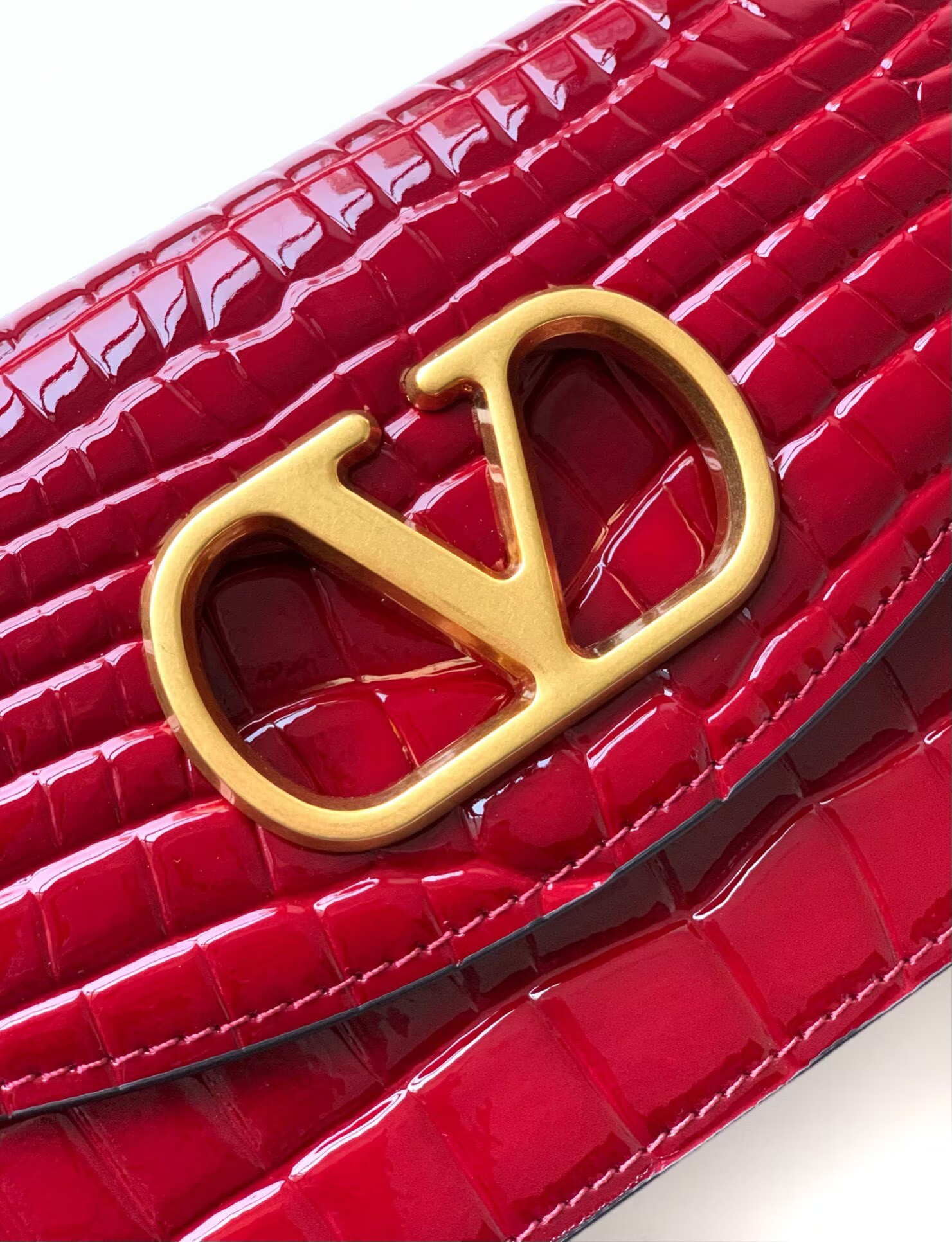 VALENTINO GARAVANI VAIN Original Leather Crocodile Embossed V50231 Burgundy