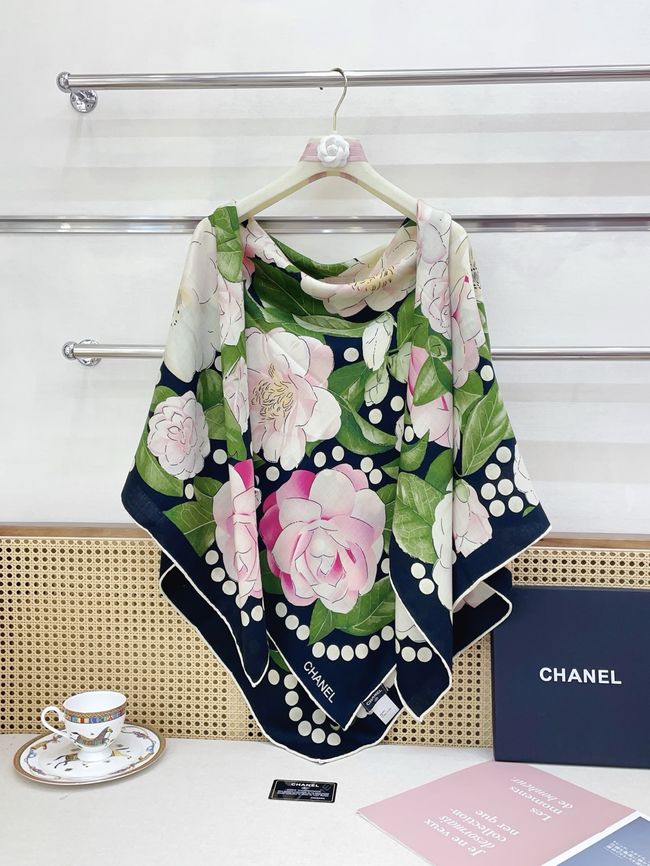 Chanel Wool and Silk Shawl AAC490-1