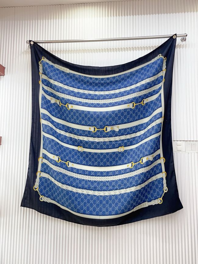 Gucci Shawl Wool and Silk A007HK-1