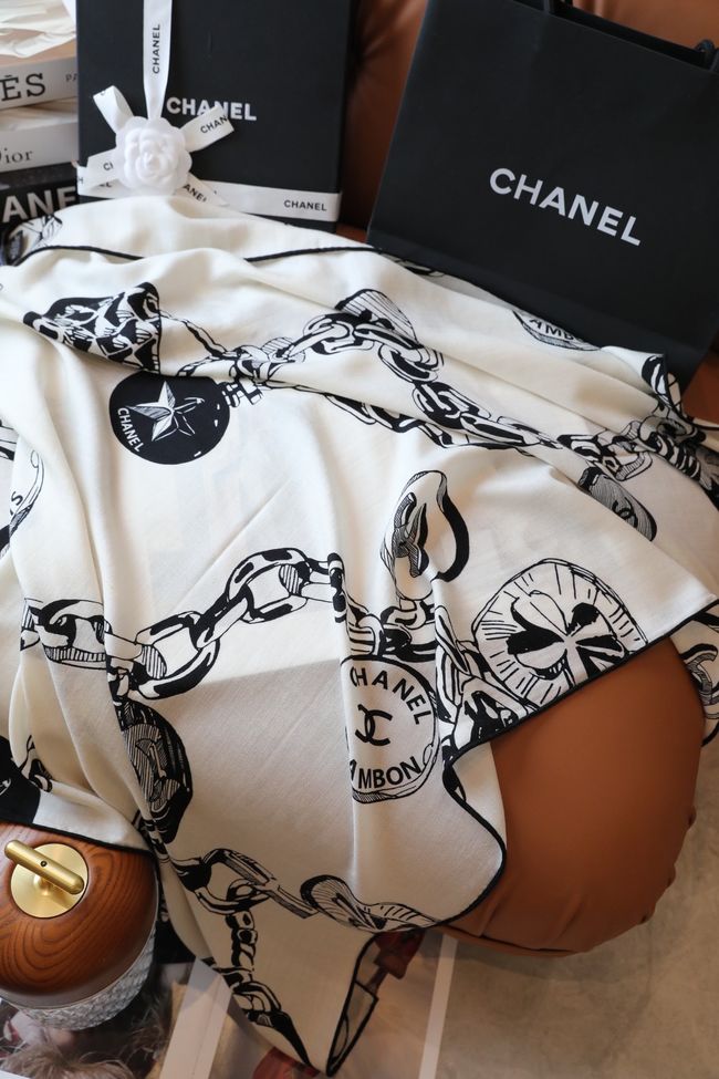 Chanel Wool and Silk Shawl AAC492-4
