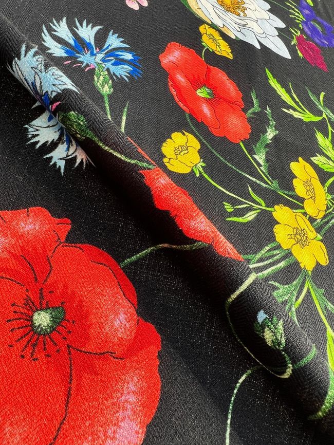 Gucci Wool and Silk Shawl A008HK-1