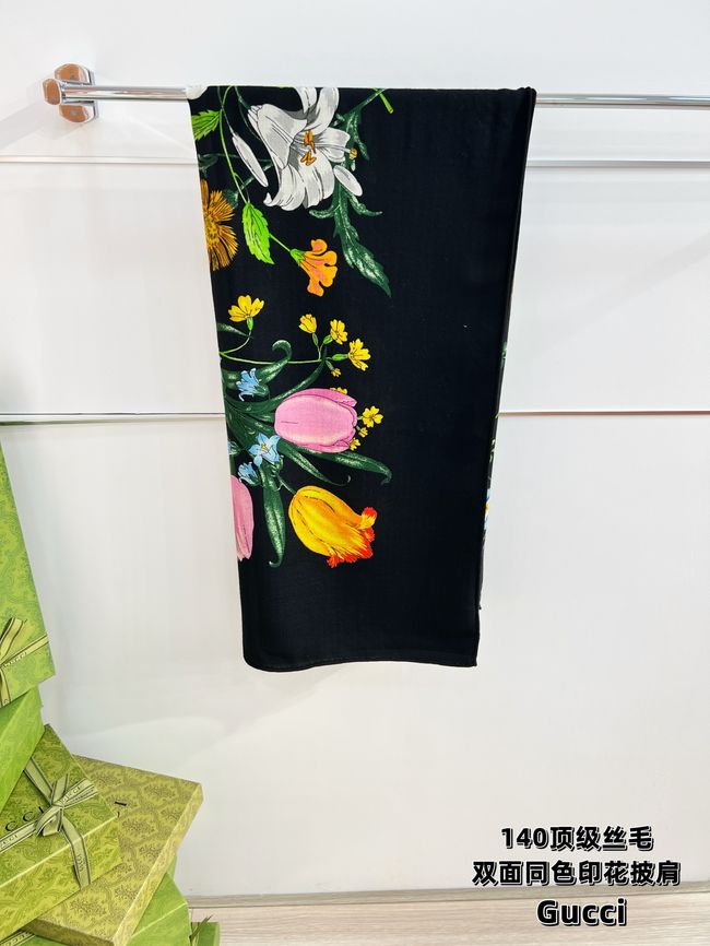 Gucci Wool and Silk Shawl A008HK-1