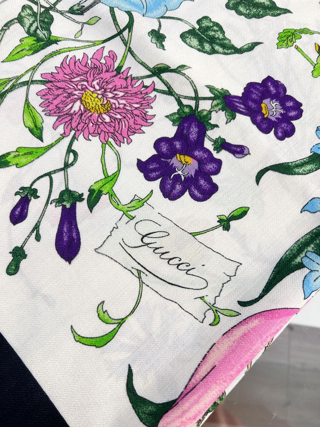 Gucci Wool and Silk Shawl A008HK-2